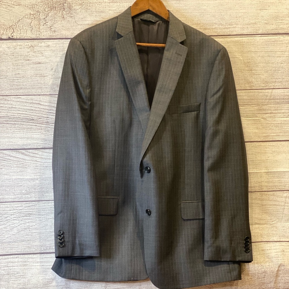 Marc Anthony men’s suit - only worn once! - Picture 2 of 6